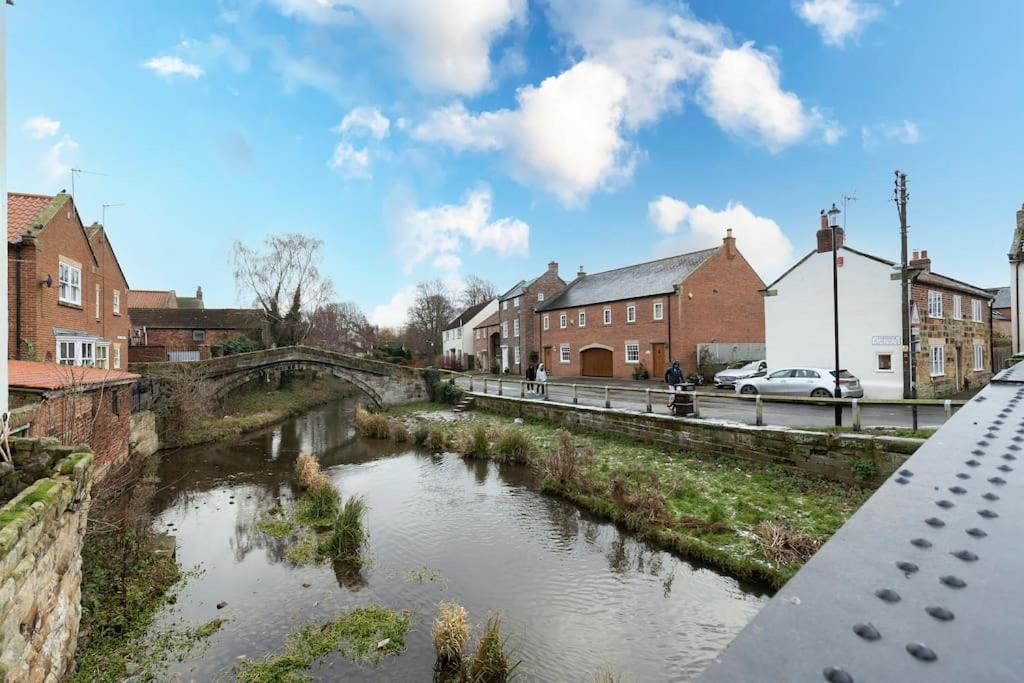 Villa In The Heart Of It! Stokesley Exterior foto